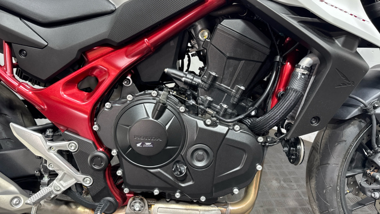 Honda CB750 Hornet (25MY)